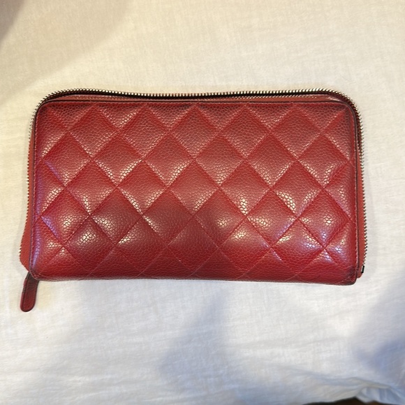 Red Chanel zip around wallet quilted caviar long - Picture 9 of 12